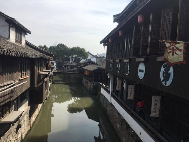 逃离绿色山谷
